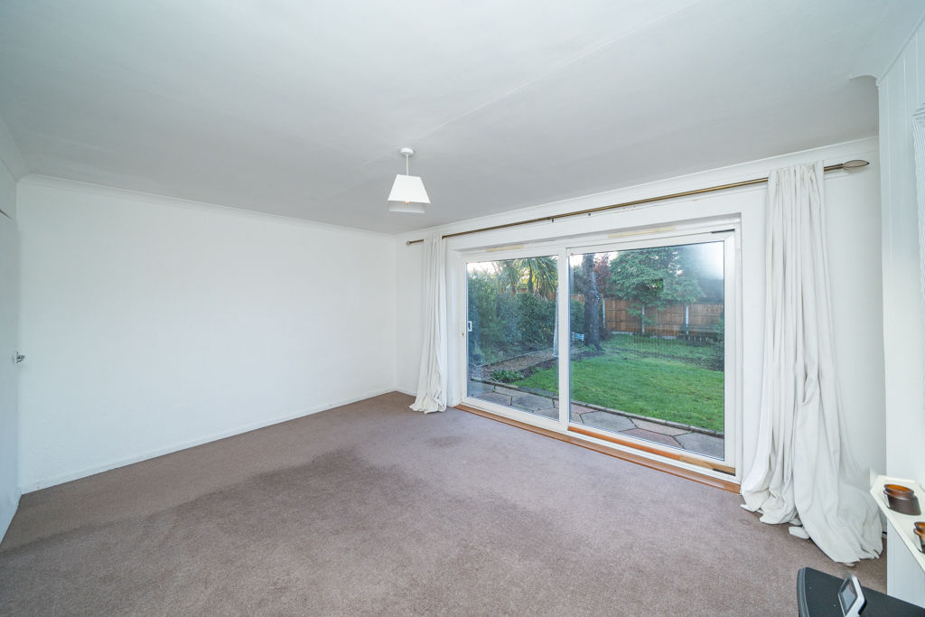 Lounge- click for photo gallery